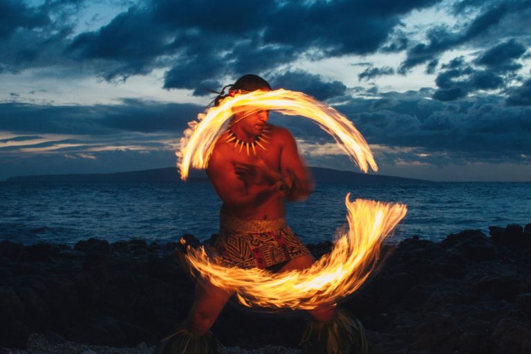 Te Au Moana Fireknife Dance